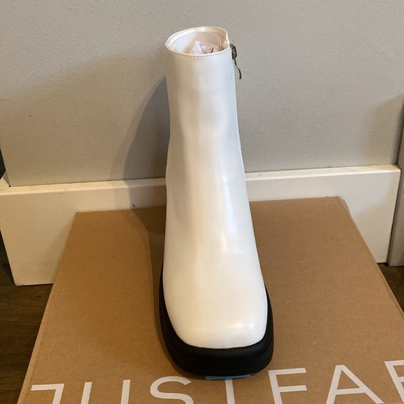 Platform bootie - Picture 2 of 5